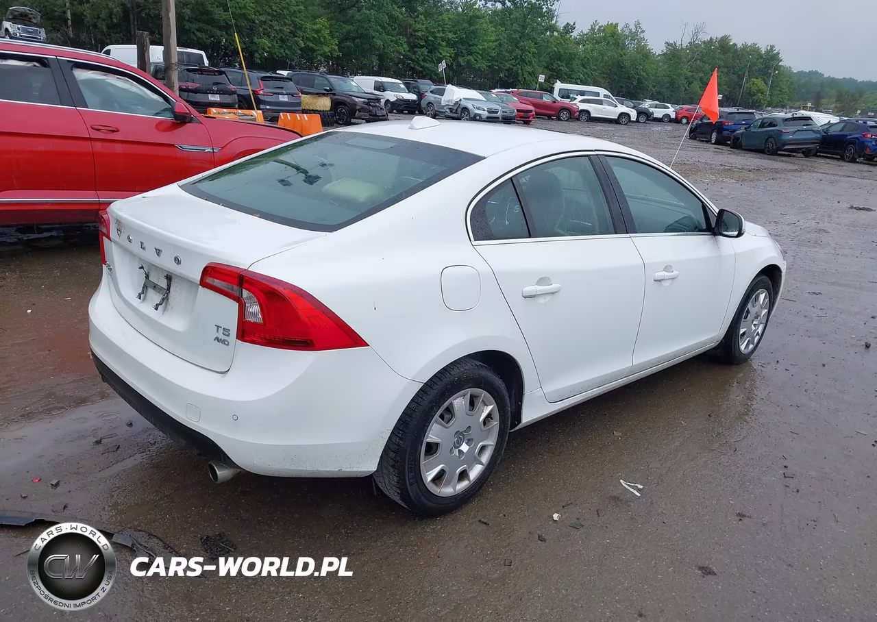 2013 Volvo S60 T5 VIN:YV1612FH0D2199975 - 4