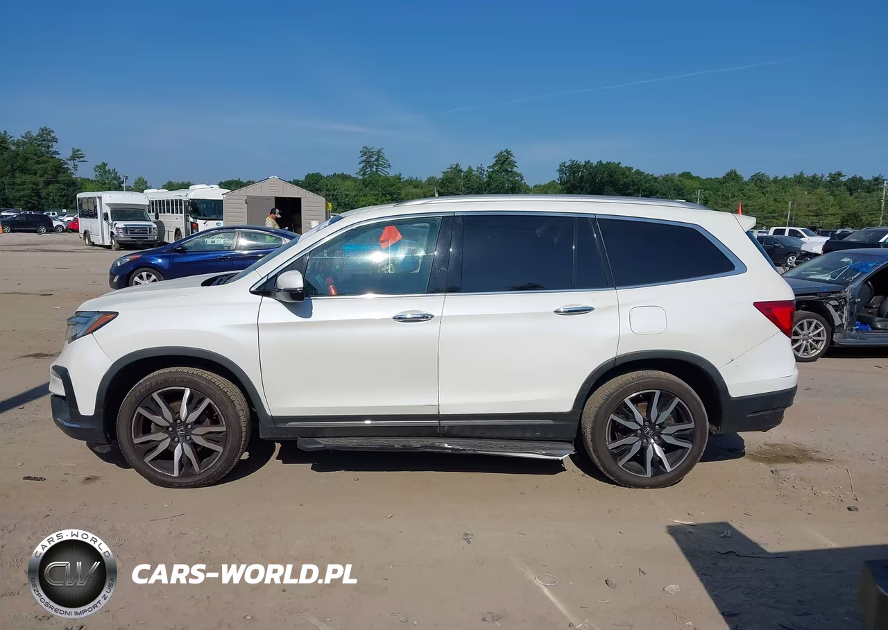 2019 Honda Pilot Touring VIN:5FNYF6H64KB034704 - 14