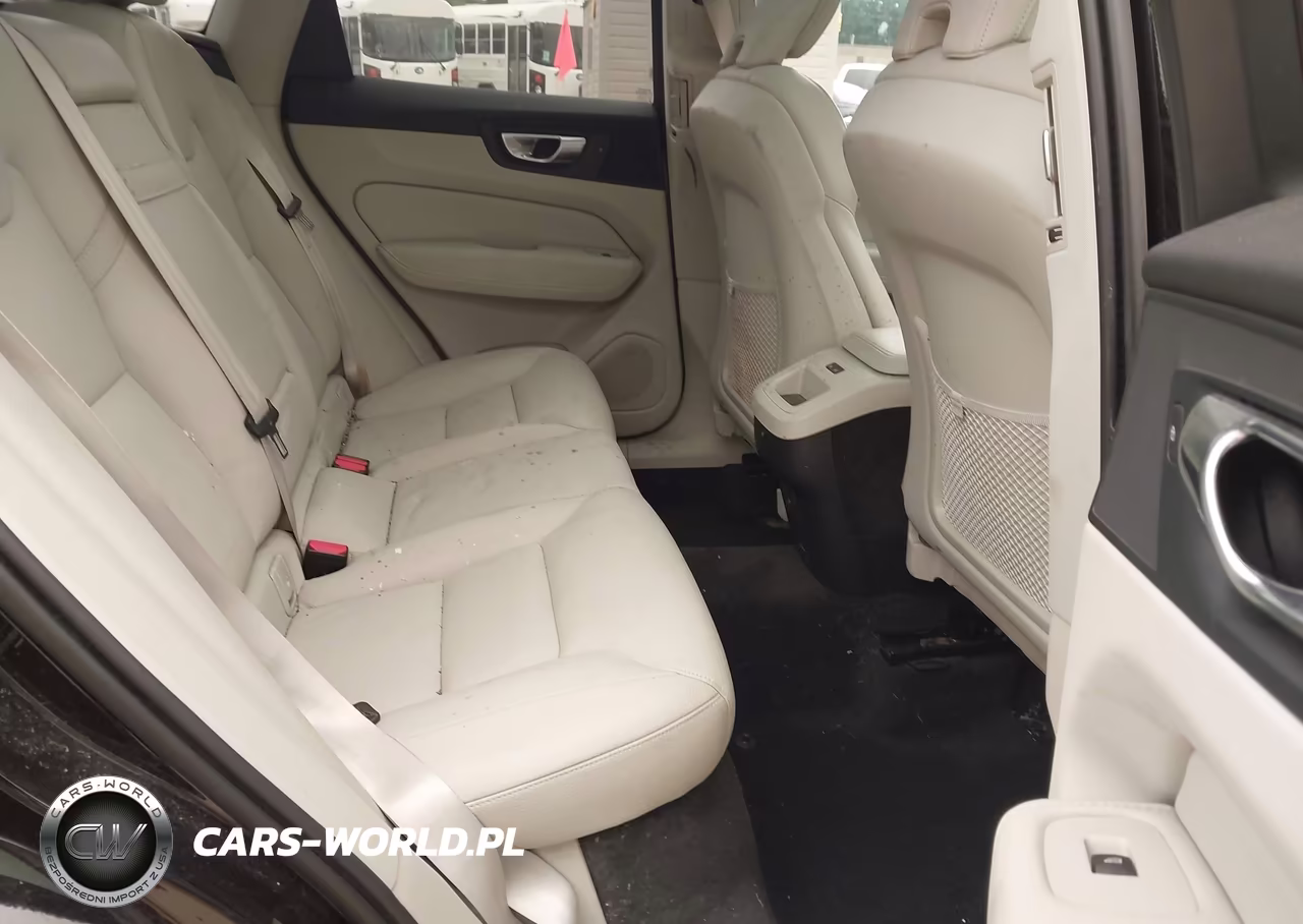 2021 Volvo Xc60 T5 Momentum VIN:YV4102RK0M1749396 - 8