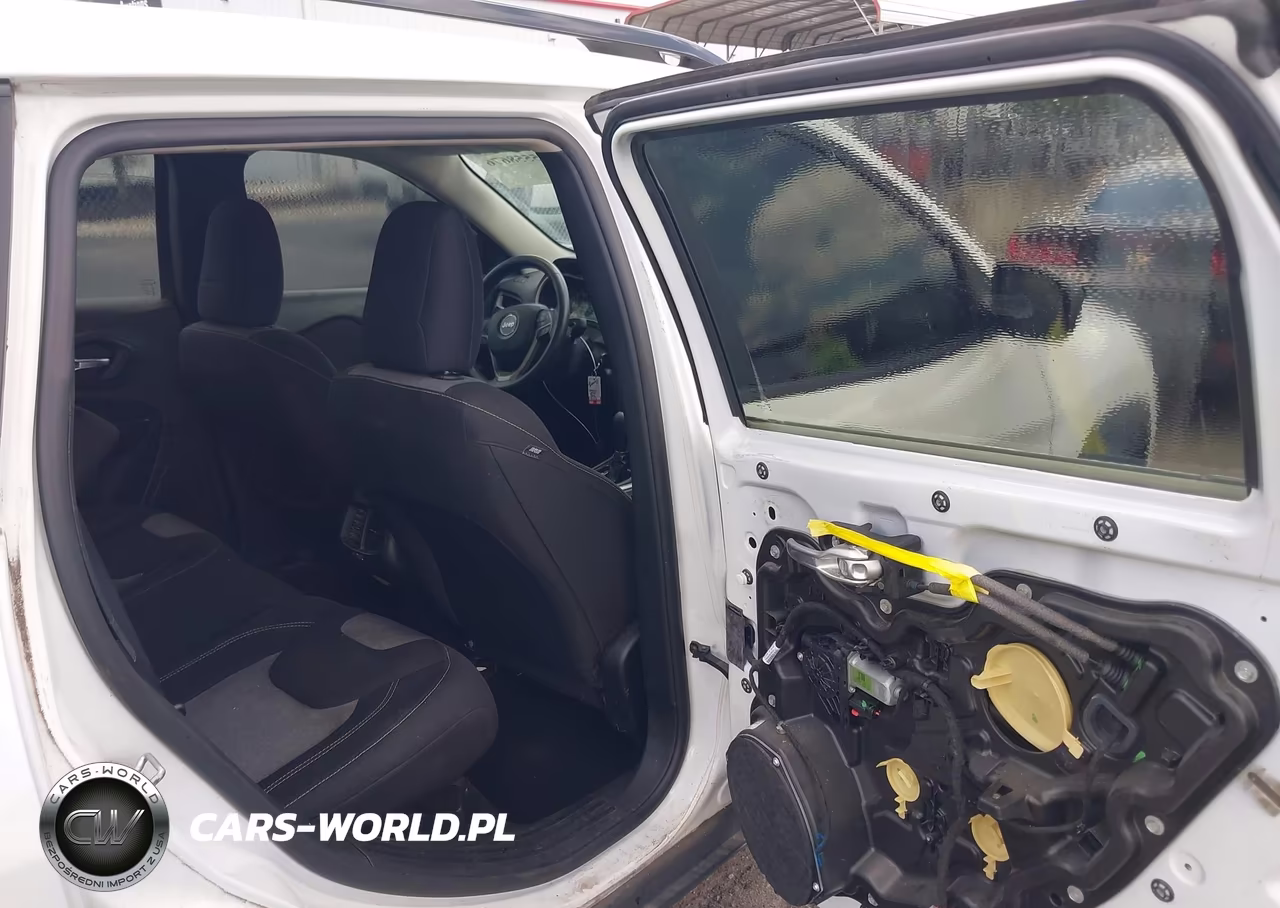 2016 Jeep Cherokee Sport VIN:1C4PJLAB2GW160966 - 8