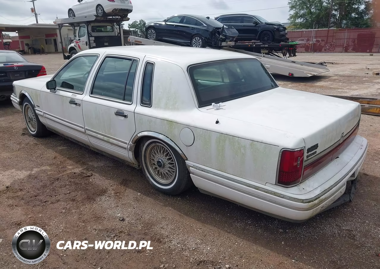 1994 Lincoln Town Car Signature-Tournament VIN:1LNLM82W5RY726366 - 3