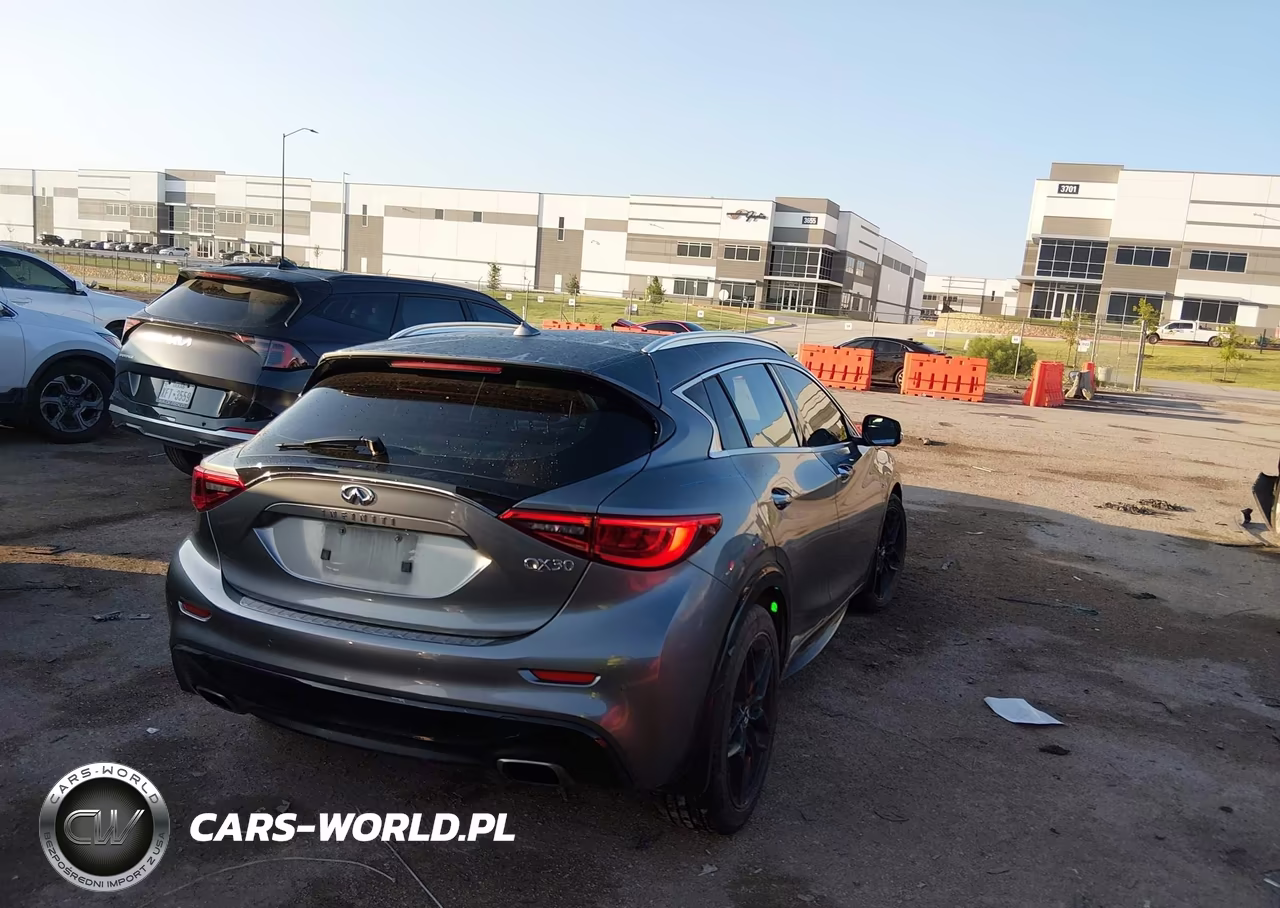 2019 Infiniti Qx30 Luxe VIN:SJKCH5CP7KA011356 - 4
