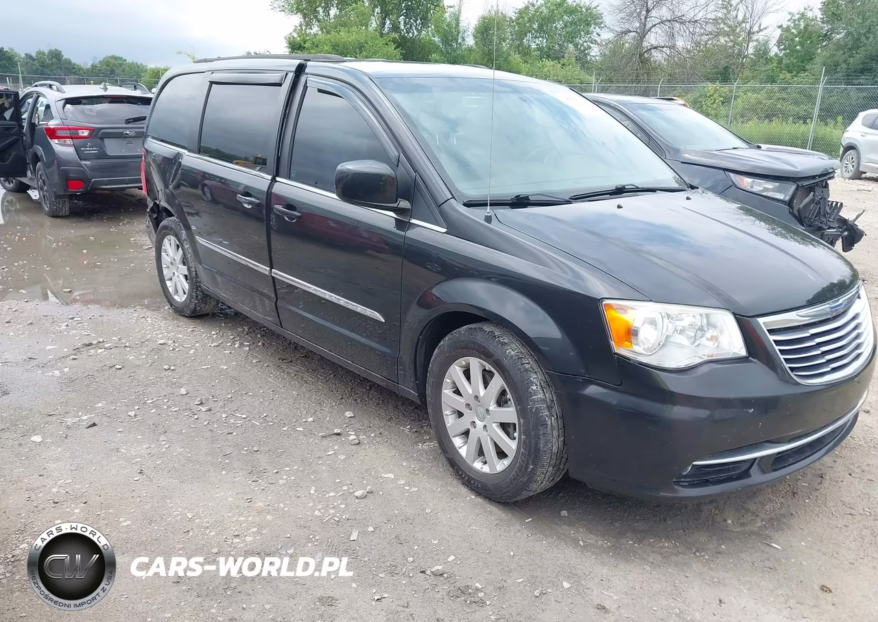 2015 Chrysler Town & Country Touring – zdjęcie 1 z 16