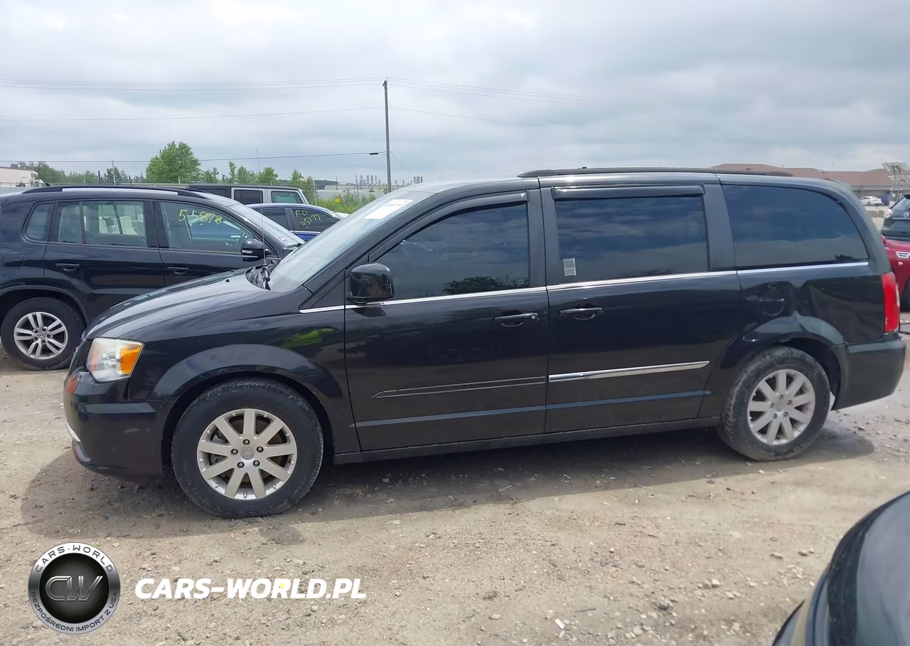 2015 Chrysler Town & Country Touring VIN:2C4RC1BG7FR573216 - 14