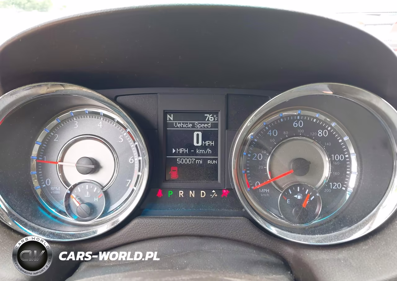 2015 Chrysler Town & Country Touring VIN:2C4RC1BG7FR573216 - 7