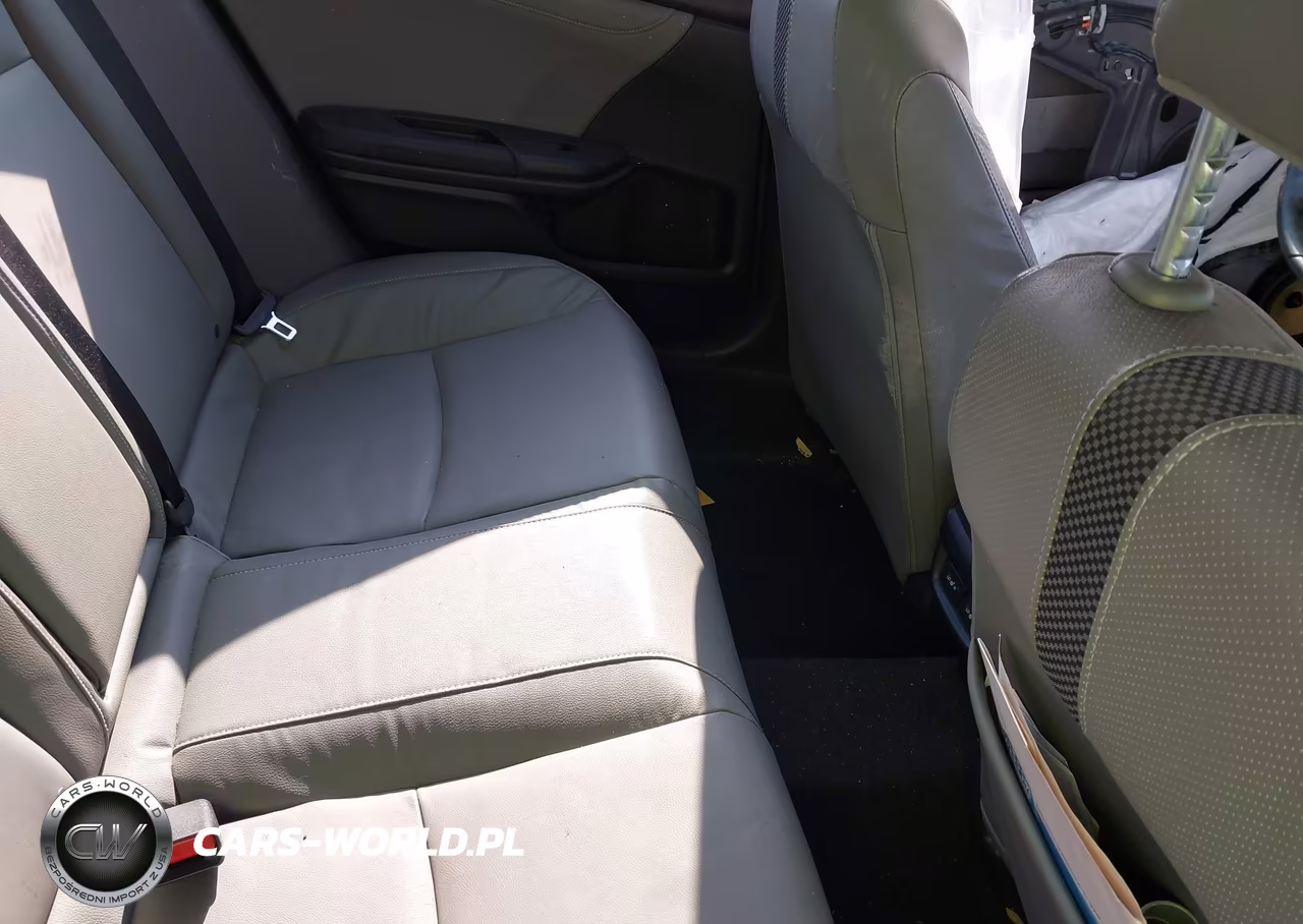 2019 Honda Civic Touring VIN:19XFC1F98KE007284 - 8