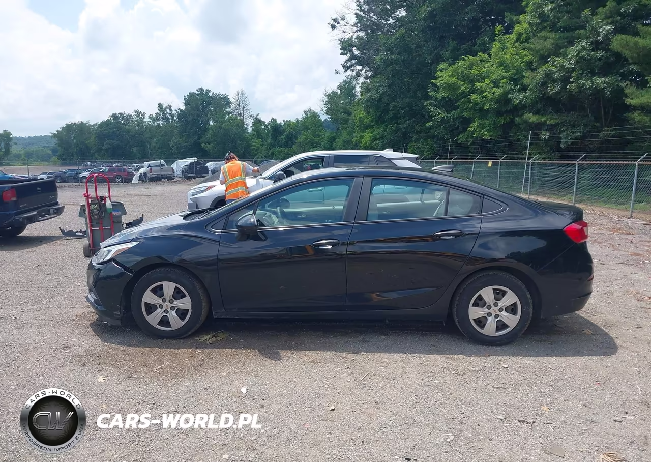 2018 Chevrolet Cruze Ls Auto VIN:1G1BC5SM0J7162659 - 14