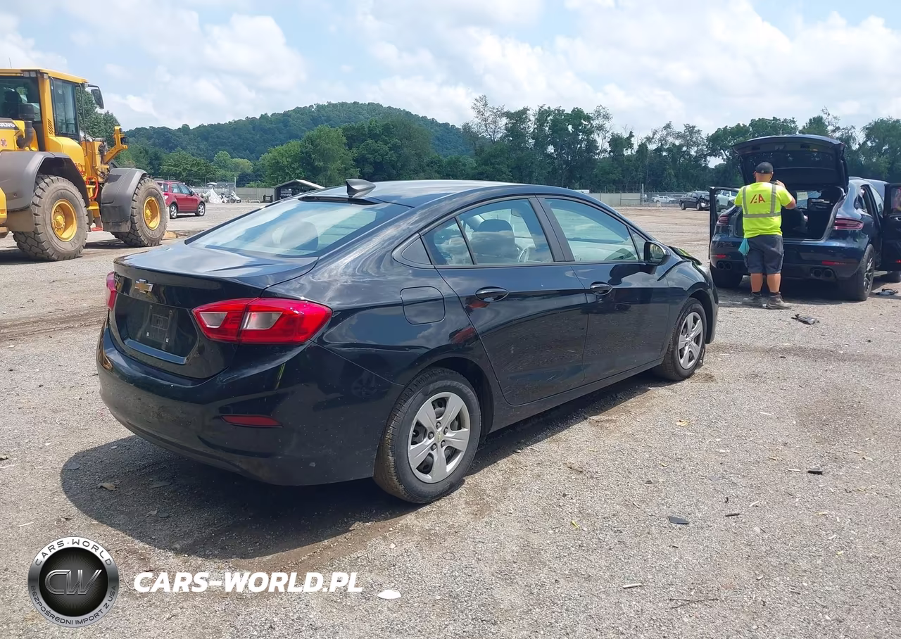 2018 Chevrolet Cruze Ls Auto VIN:1G1BC5SM0J7162659 - 4