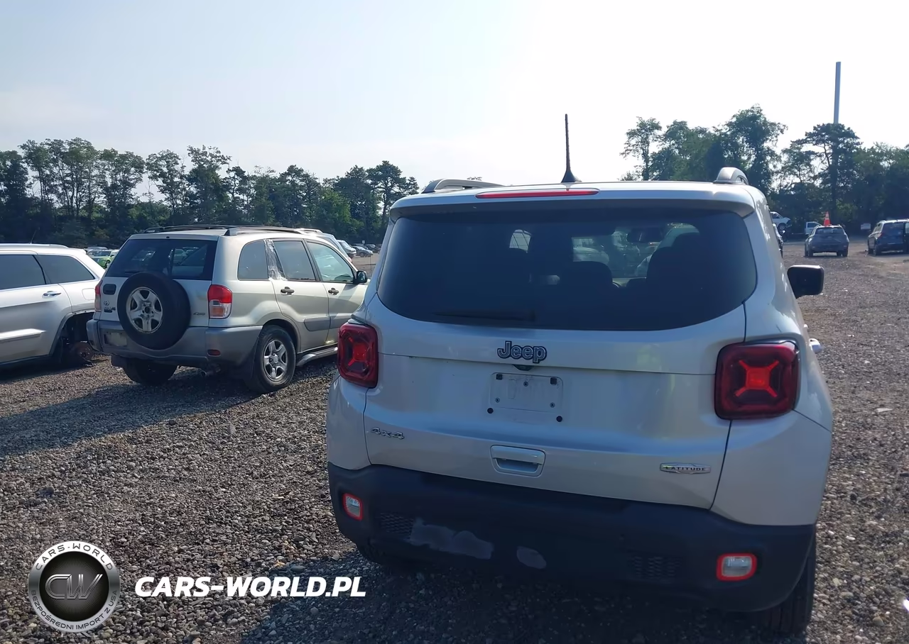 2021 Jeep Renegade Latitude 4X4 VIN:ZACNJDB15MPM22939 - 16