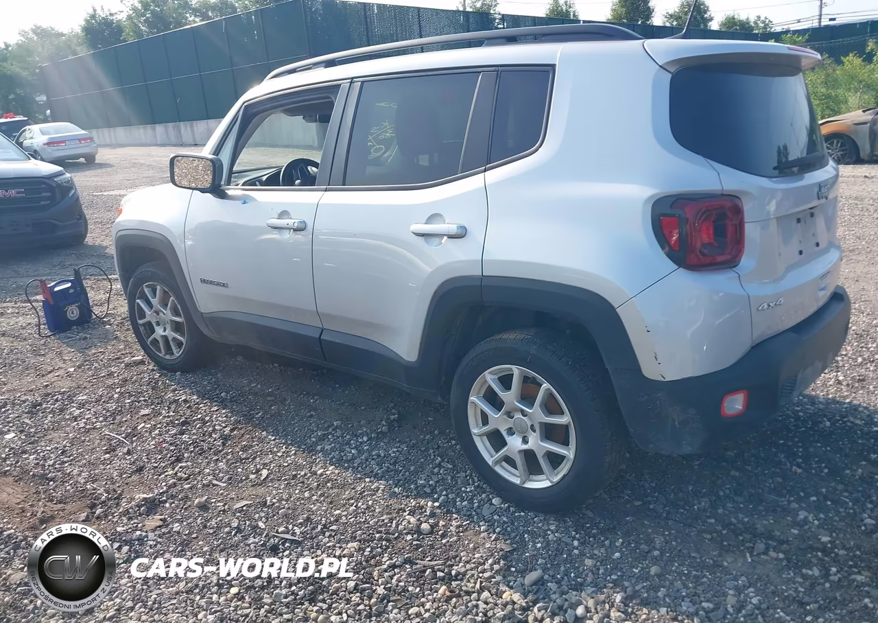 2021 Jeep Renegade Latitude 4X4 VIN:ZACNJDB15MPM22939 - 3