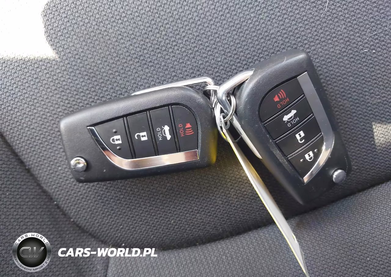 2021 Toyota Corolla Le VIN:JTDEPMAE3MJ145925 - 11