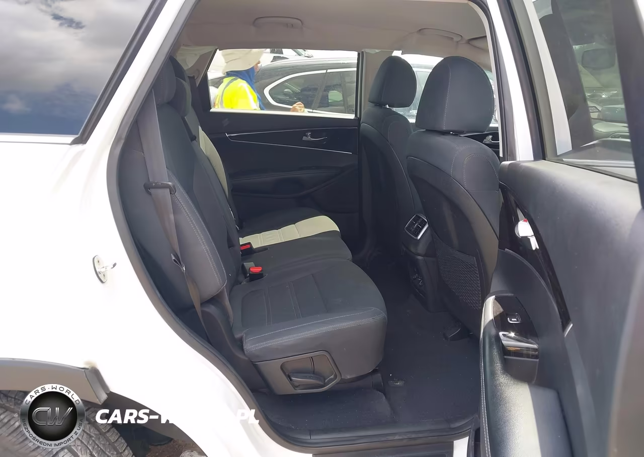 2019 Kia Sorento 2.4L Lx VIN:5XYPGDA30KG574475 - 8