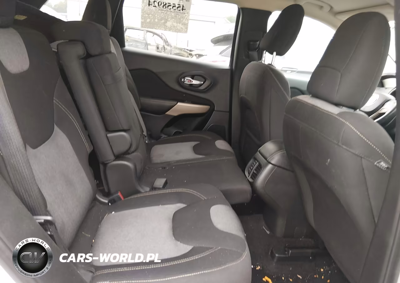 2017 Jeep Cherokee Altitude VIN:1C4PJMAS1HW589863 - 8