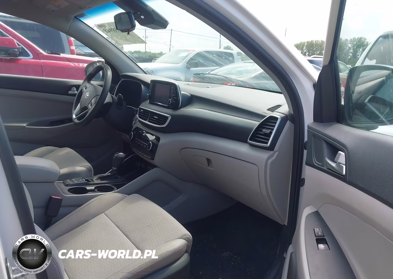 2019 Hyundai Tucson Value VIN:KM8J3CA44KU066301 - 5