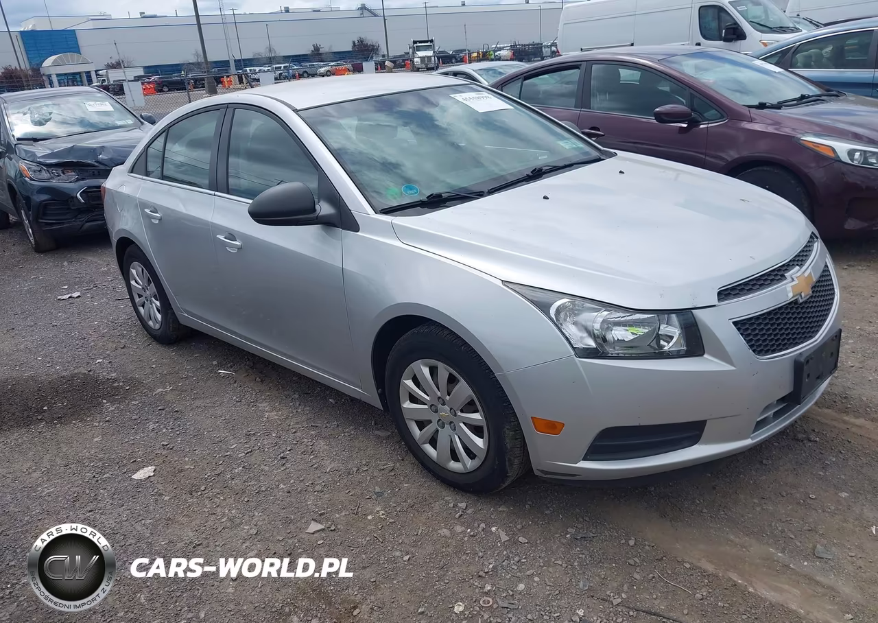 2011 Chevrolet Cruze Ls – zdjęcie 1 z 13