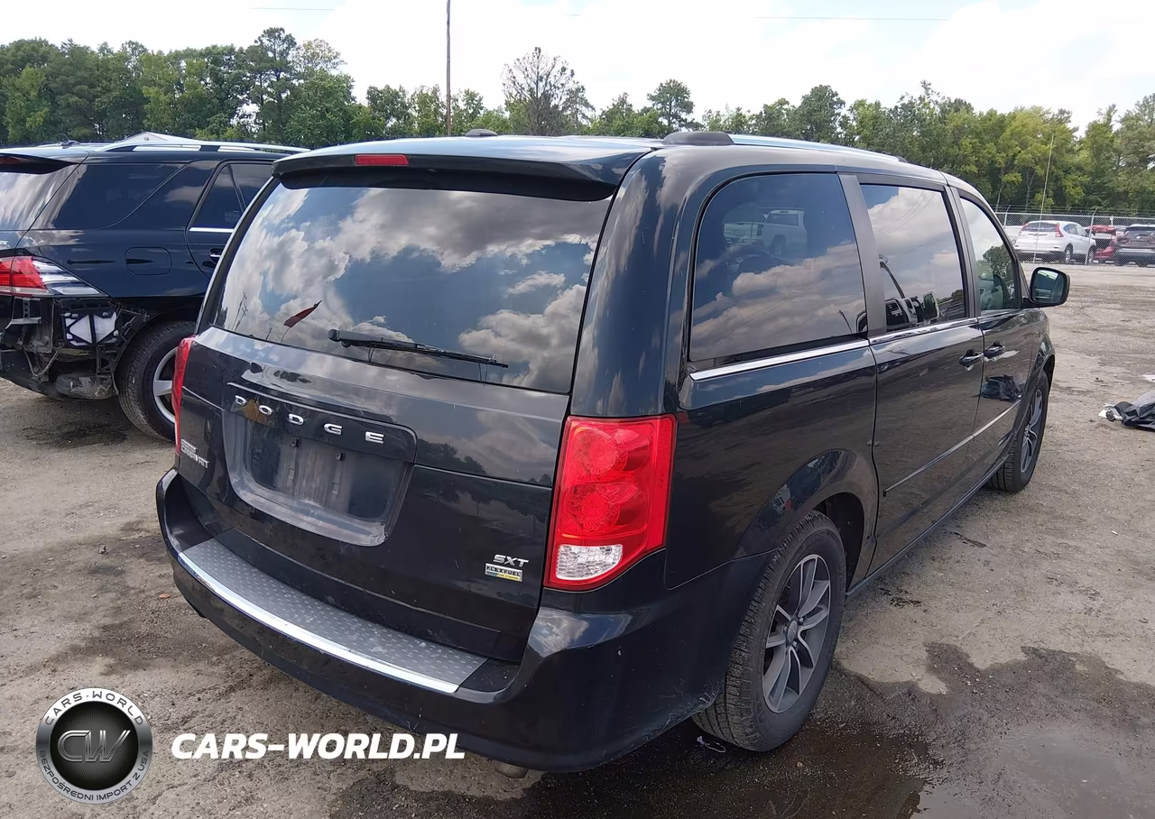 2017 Dodge Grand Caravan Sxt VIN:2C4RDGCG9HR558413 - 4