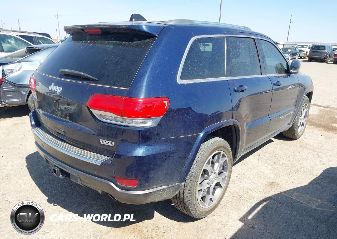 2018 Jeep Grand Cherokee Sterling Edition 4X2 VIN:1C4RJEBG9JC369886 - 4