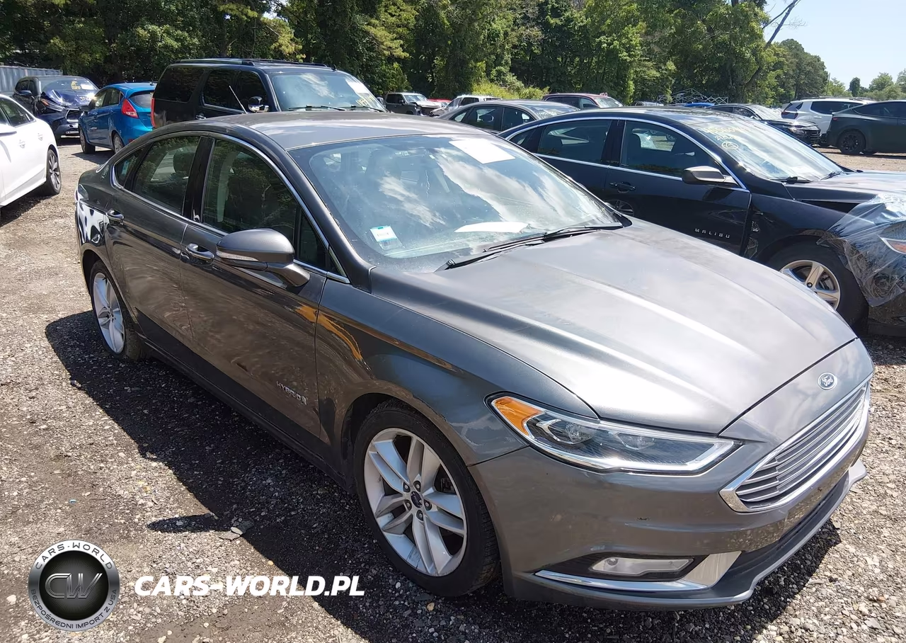2018 Ford Fusion Hybrid Platinum-Titanium – zdjęcie 1 z 17