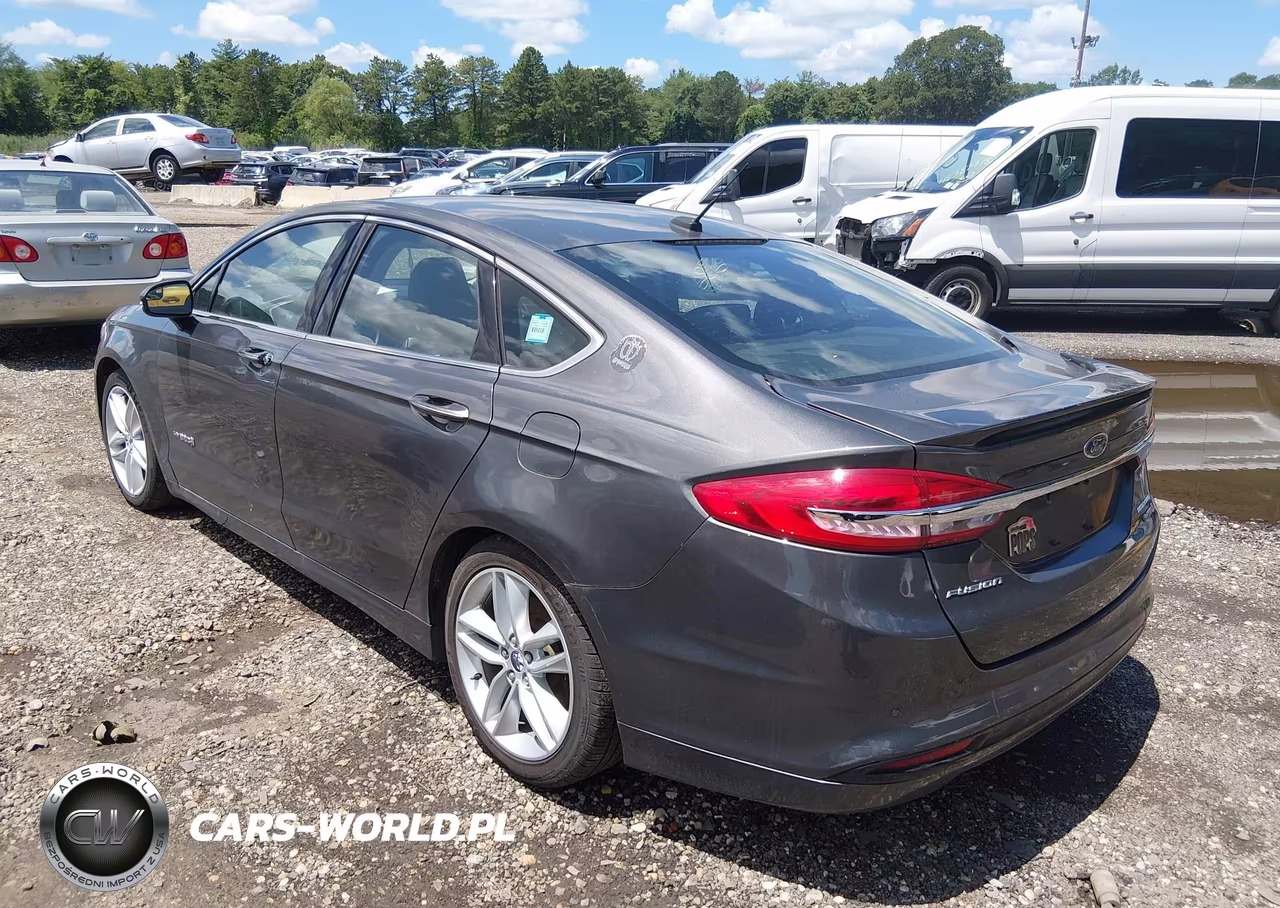 2018 Ford Fusion Hybrid Platinum-Titanium VIN:3FA6P0RU2JR151067 - 3