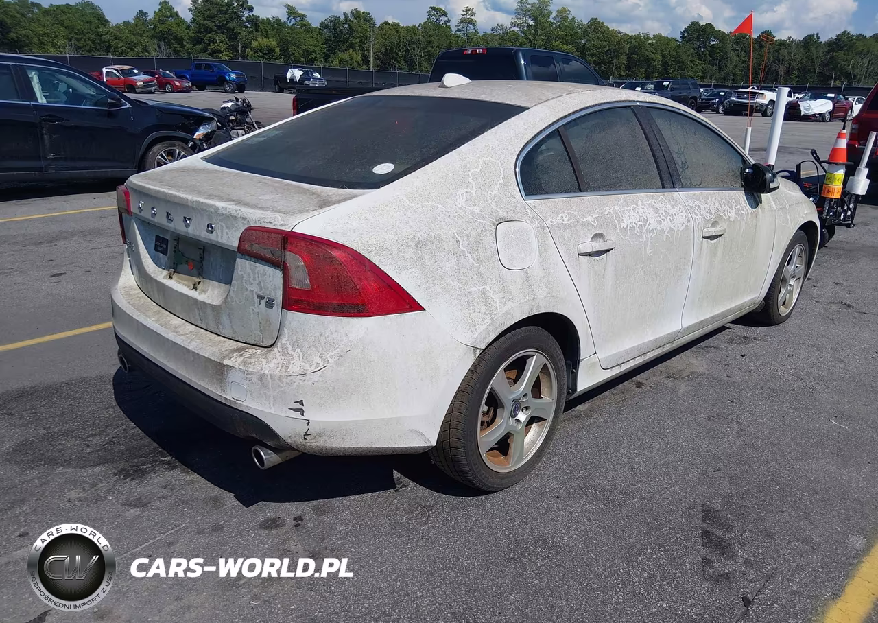 2013 Volvo S60 T5-T5 Platinum-T5 Premier-T5 Premier Plus VIN:YV1612FS2D2180730 - 4