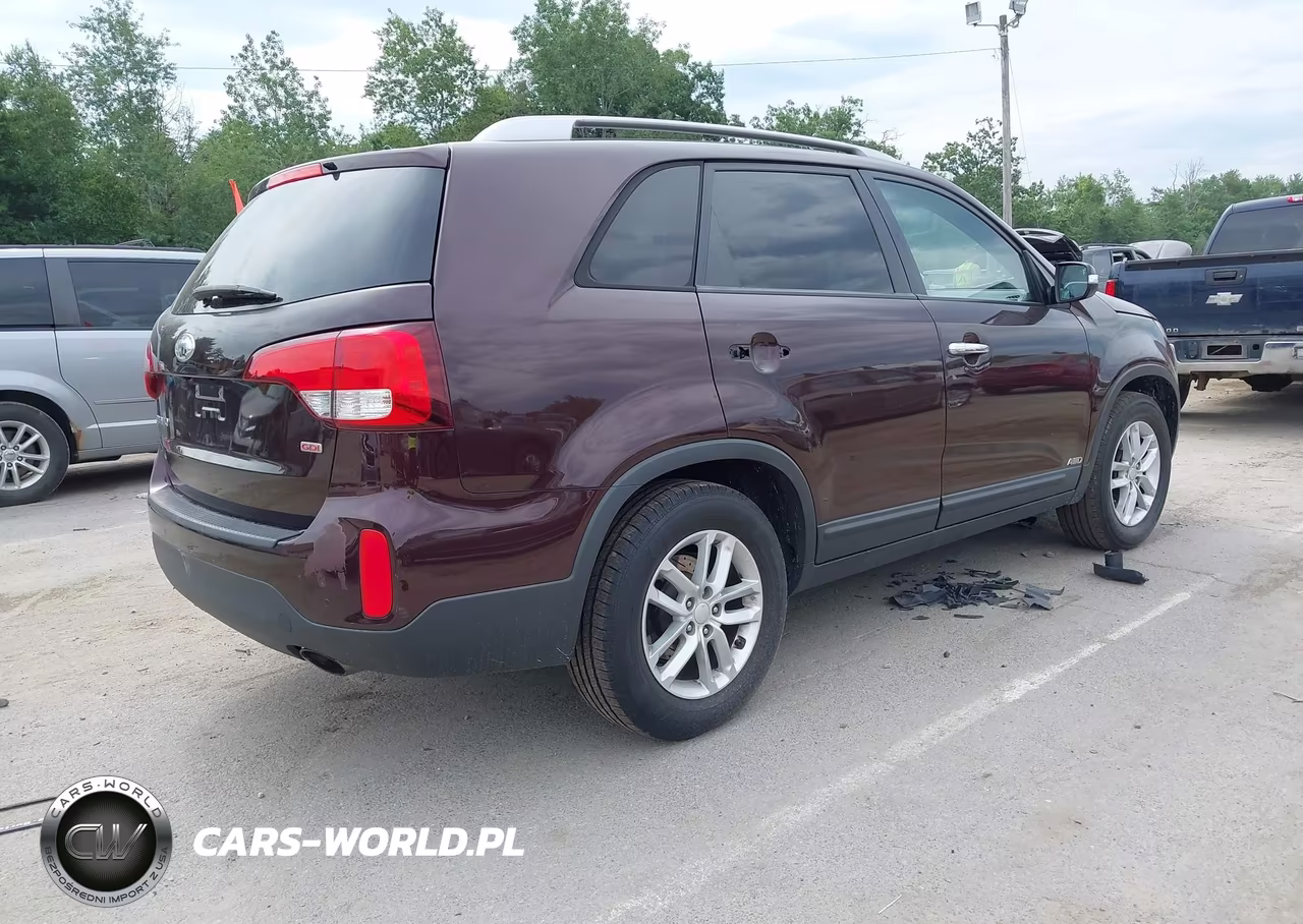 2015 Kia Sorento Lx VIN:5XYKTCA6XFG604629 - 4