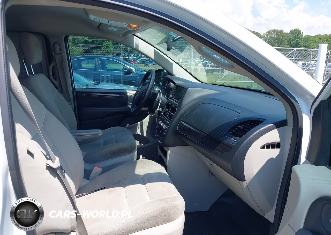 2015 Ram Cargo Tradesman VIN:2C4JRGAGXFR537309 - 5