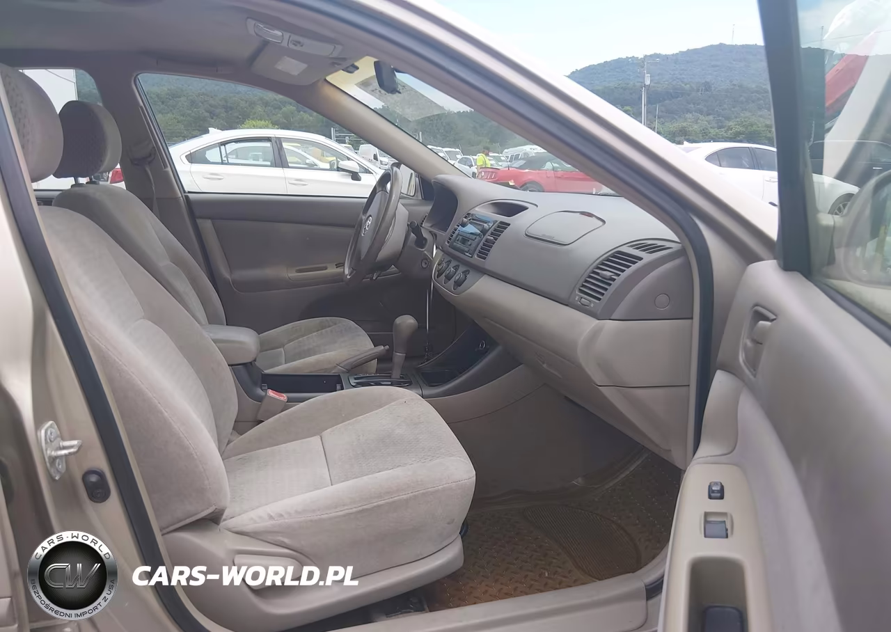 2003 Toyota Camry Le VIN:4T1BE32K23U242582 - 5