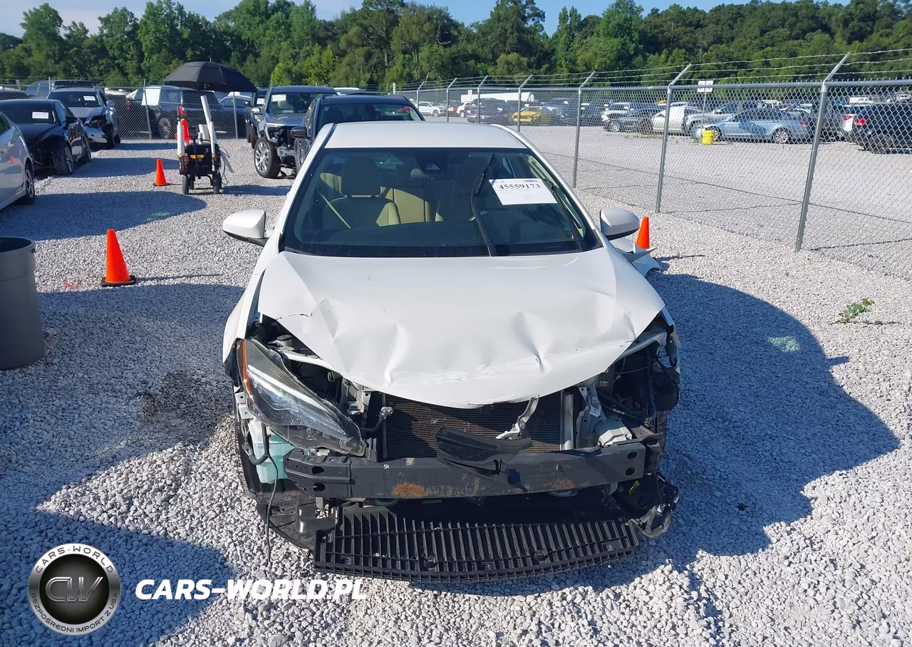 2017 Toyota Corolla Le VIN:5YFBURHE7HP672284 - 12