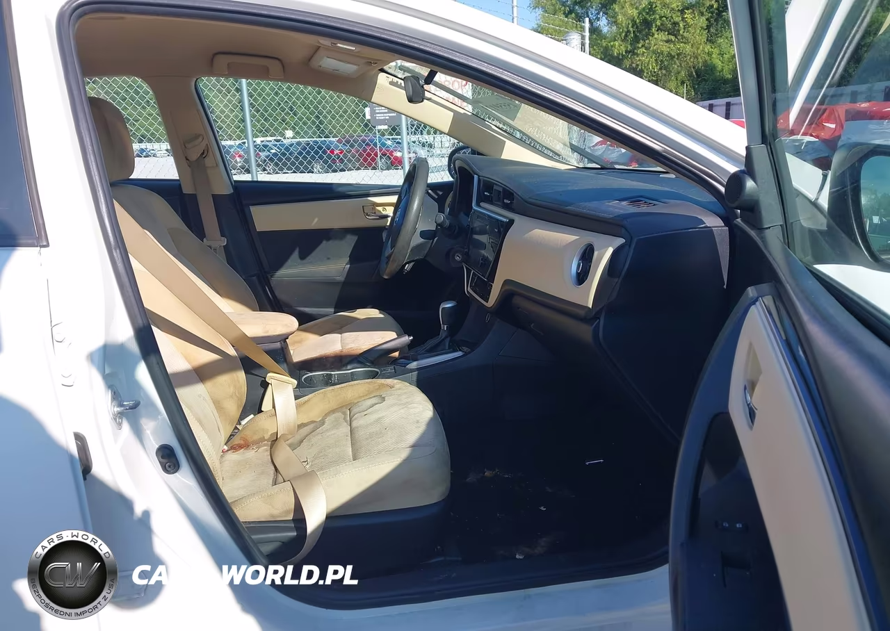 2017 Toyota Corolla Le VIN:5YFBURHE7HP672284 - 5