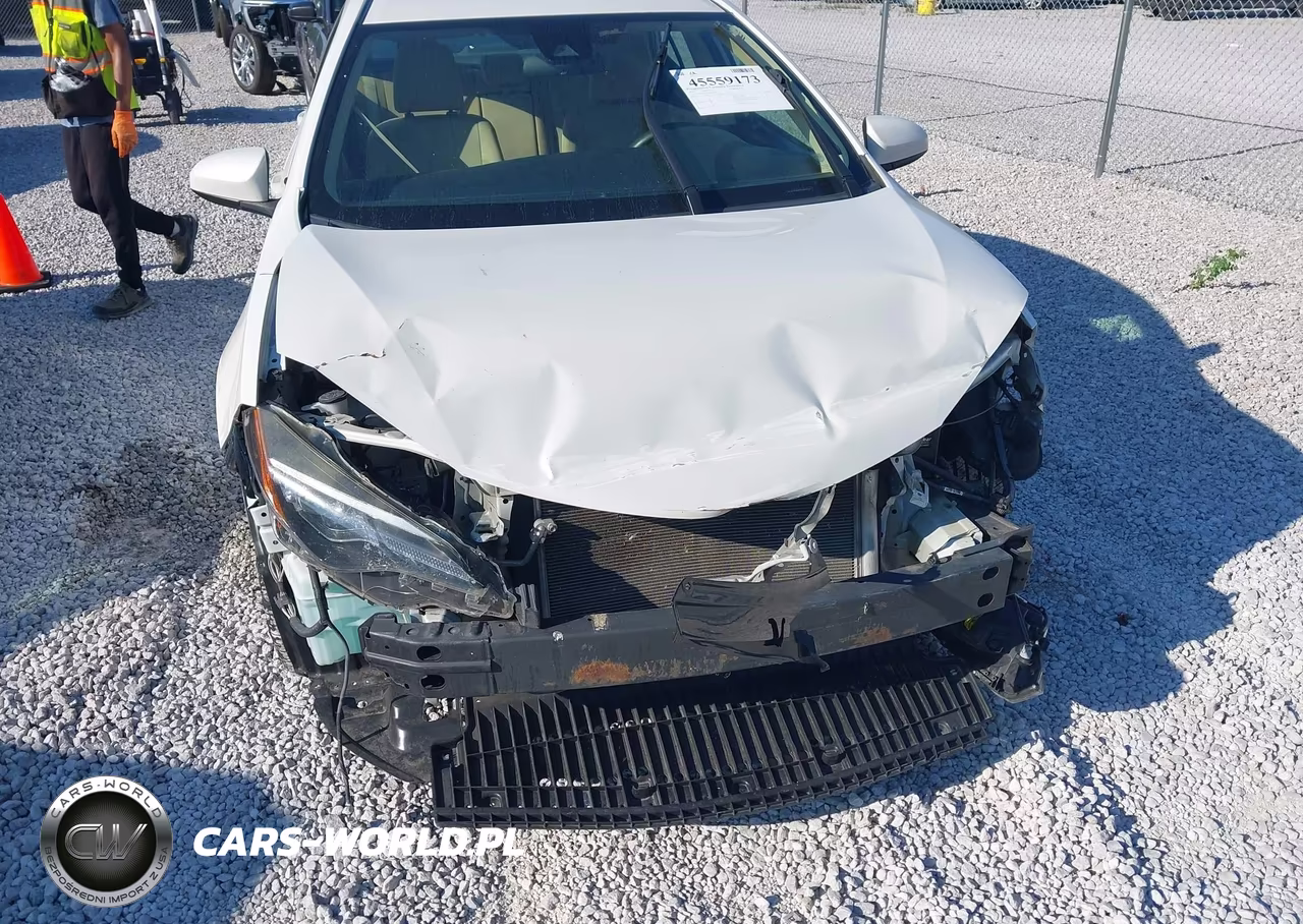 2017 Toyota Corolla Le VIN:5YFBURHE7HP672284 - 6