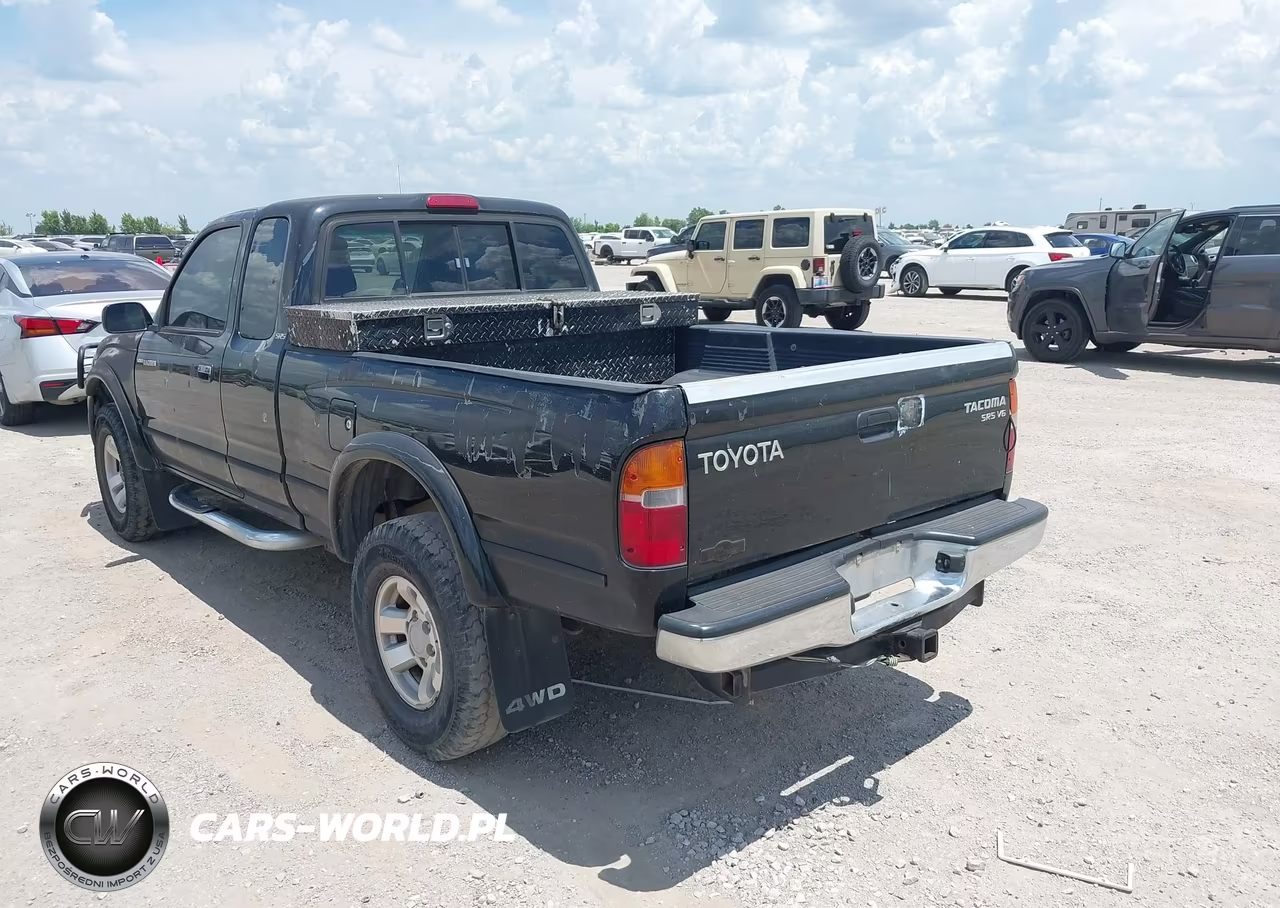 1999 Toyota Tacoma VIN:4TAWN72N9XZ538159 - 3