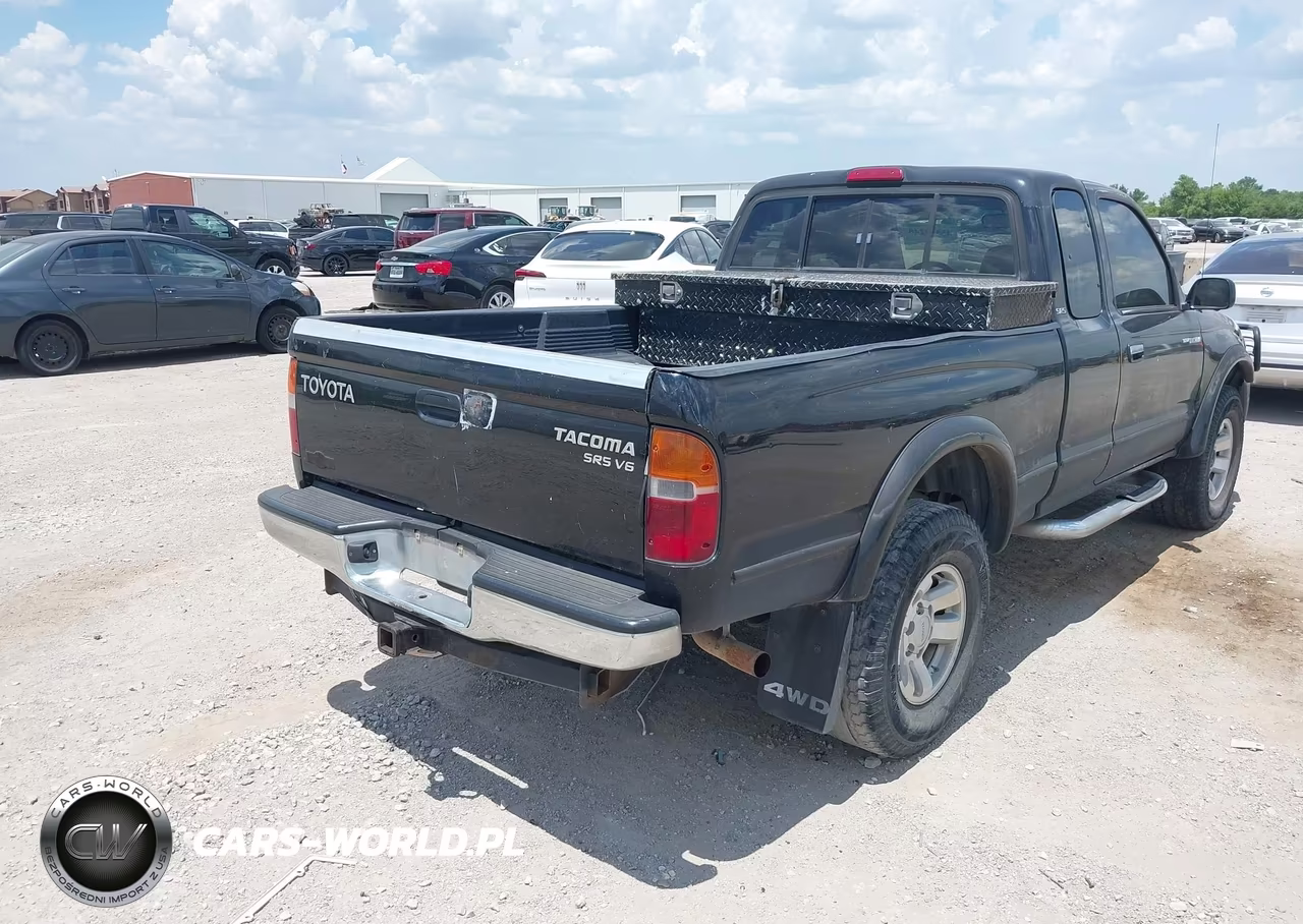 1999 Toyota Tacoma VIN:4TAWN72N9XZ538159 - 4