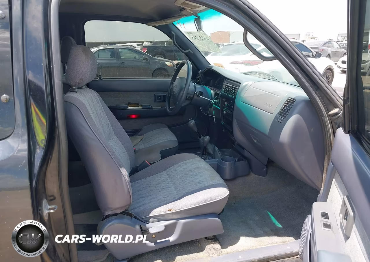1999 Toyota Tacoma VIN:4TAWN72N9XZ538159 - 5
