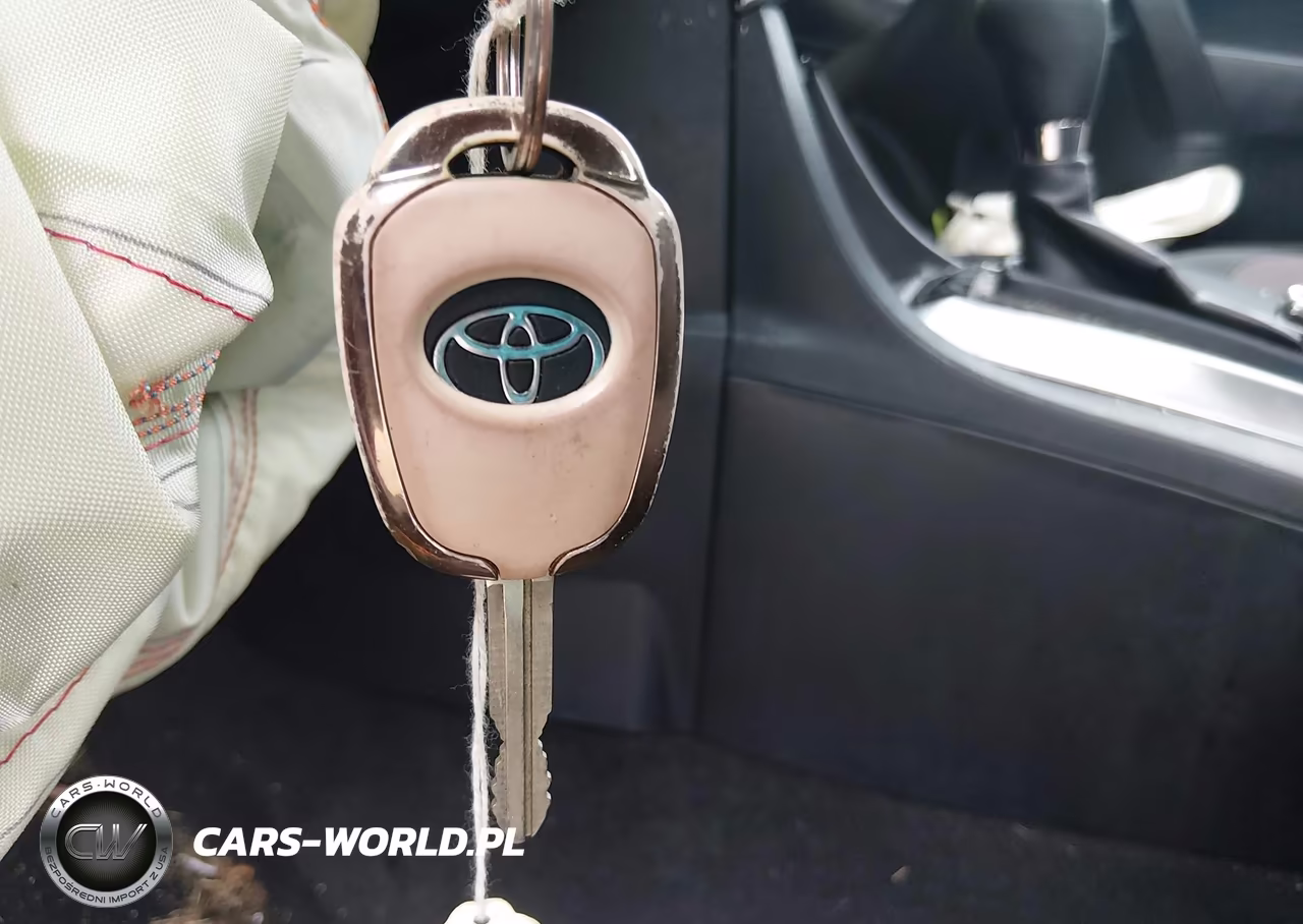 2018 Toyota Corolla Le VIN:2T1BURHE4JC028716 - 11
