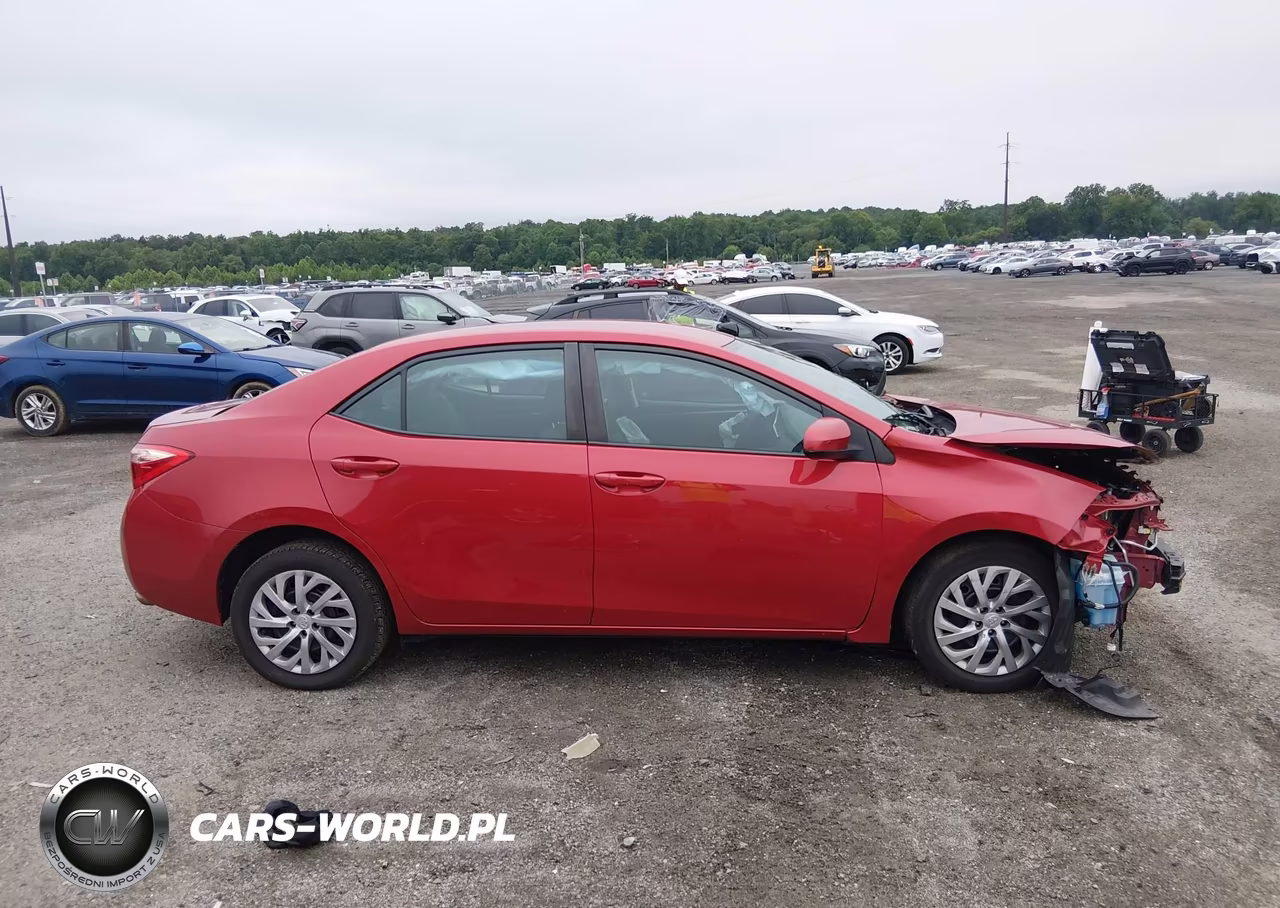 2018 Toyota Corolla Le VIN:2T1BURHE4JC028716 - 14