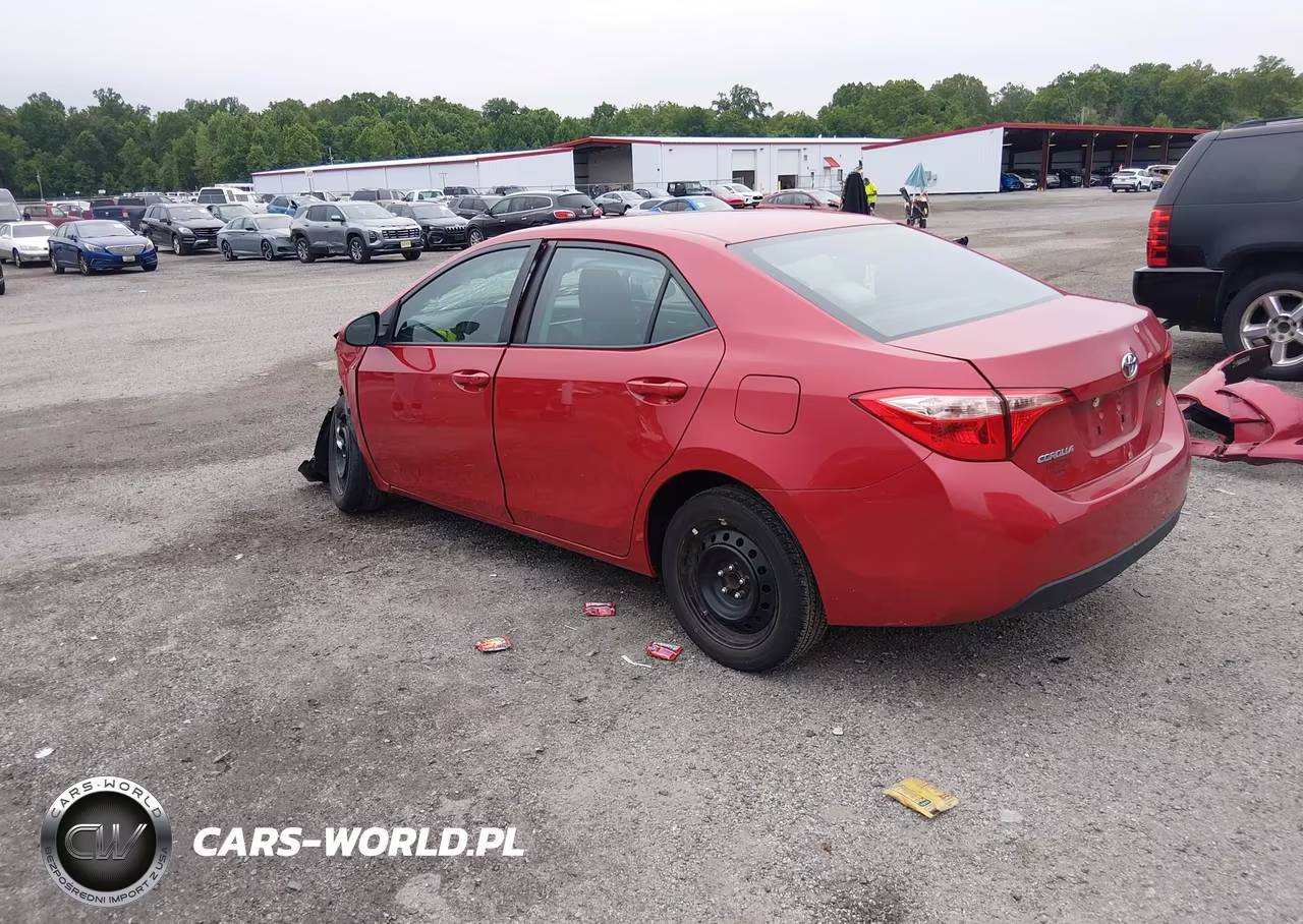 2018 Toyota Corolla Le VIN:2T1BURHE4JC028716 - 3