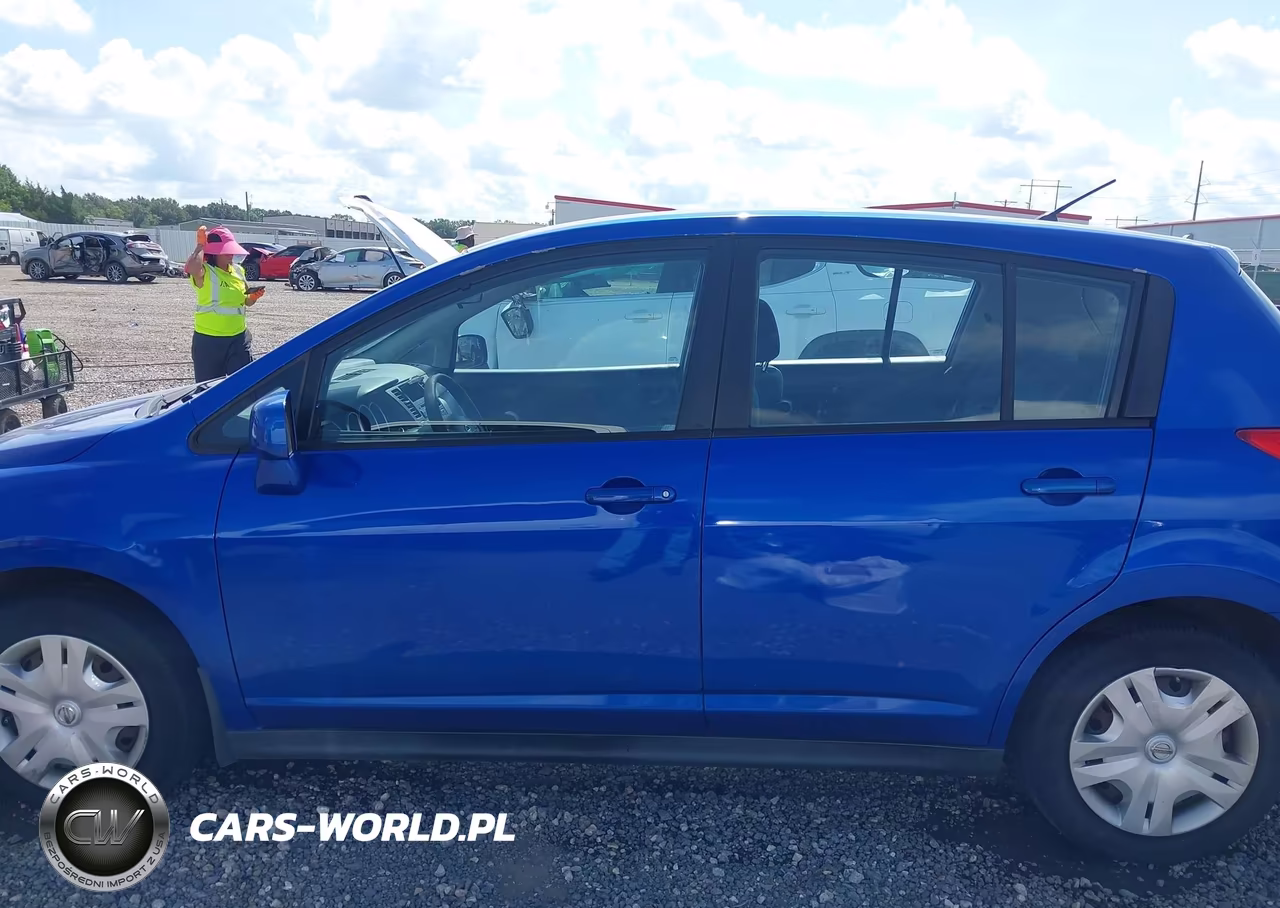2010 Nissan Versa 1.8S VIN:3N1BC1CP0AL373982 - 14
