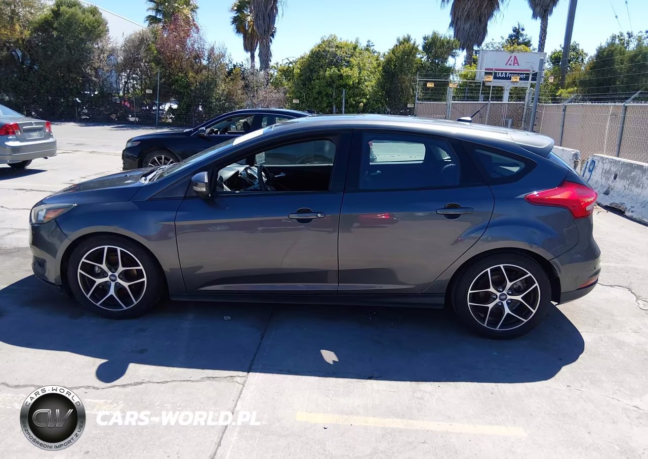 2018 Ford Focus Sel VIN:1FADP3M21JL230985 - 14
