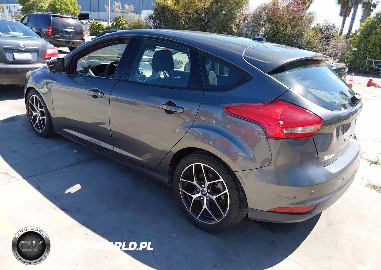 2018 Ford Focus Sel VIN:1FADP3M21JL230985 - 3