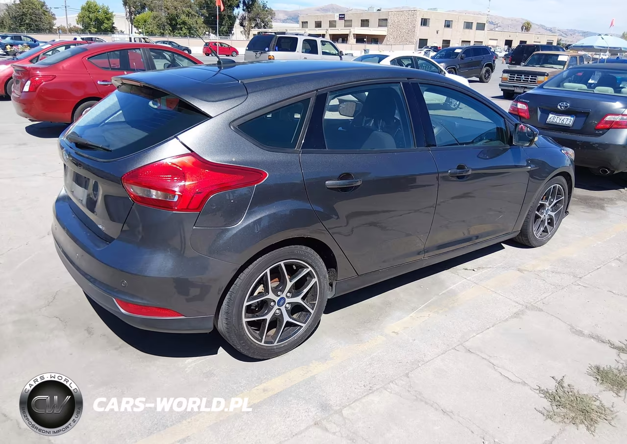 2018 Ford Focus Sel VIN:1FADP3M21JL230985 - 4