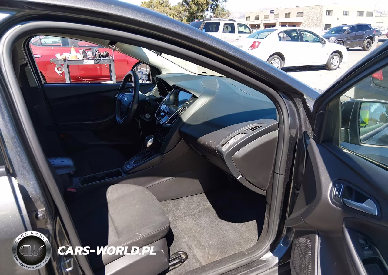 2018 Ford Focus Sel VIN:1FADP3M21JL230985 - 5