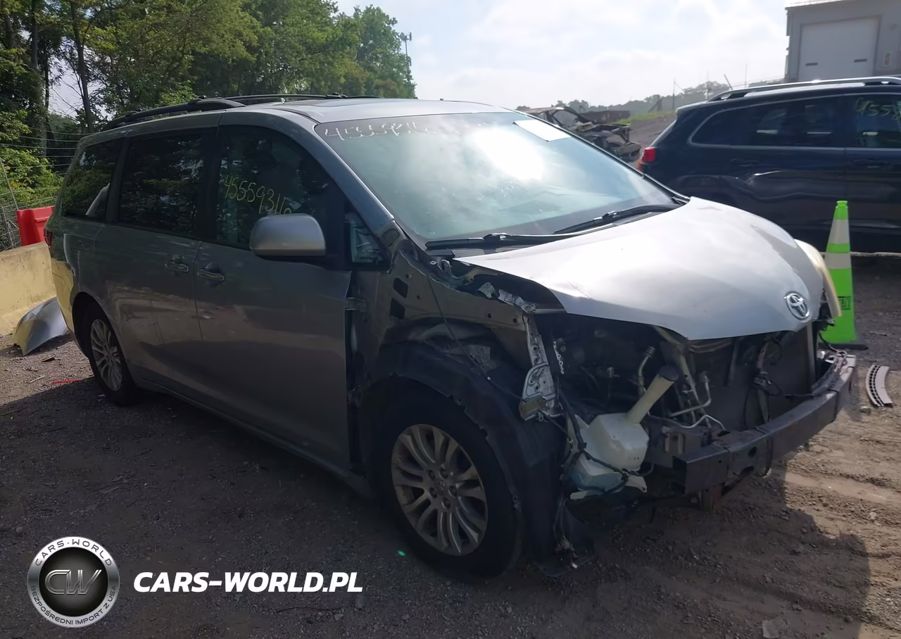 2015 Toyota Sienna Xle 8 Passenger