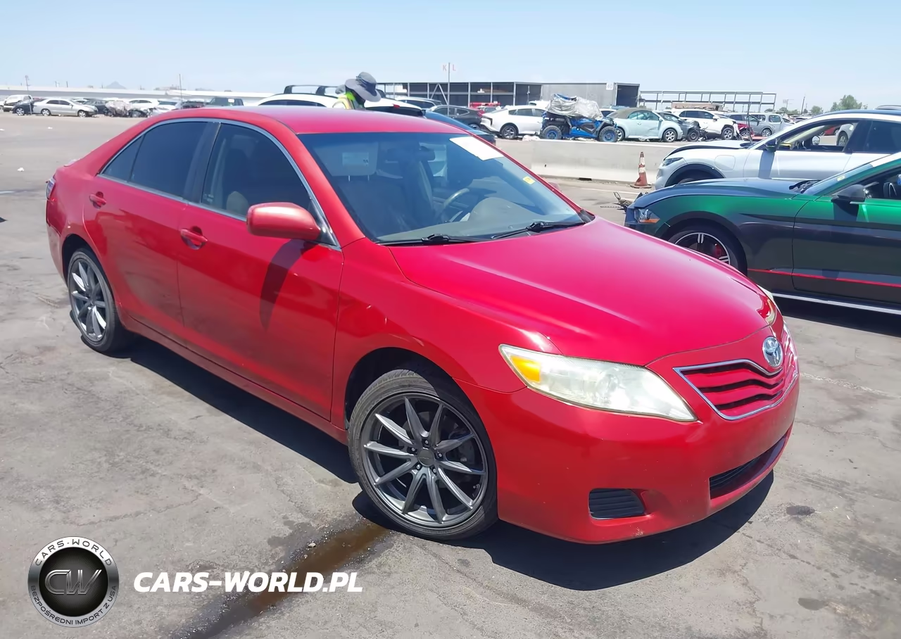 2011 Toyota Camry Le – zdjęcie 1 z 16