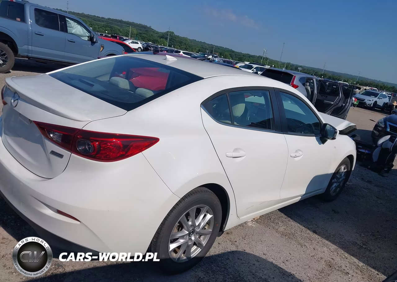2015 Mazda Mazda3 I Touring VIN:JM1BM1V73F1229008 - 13