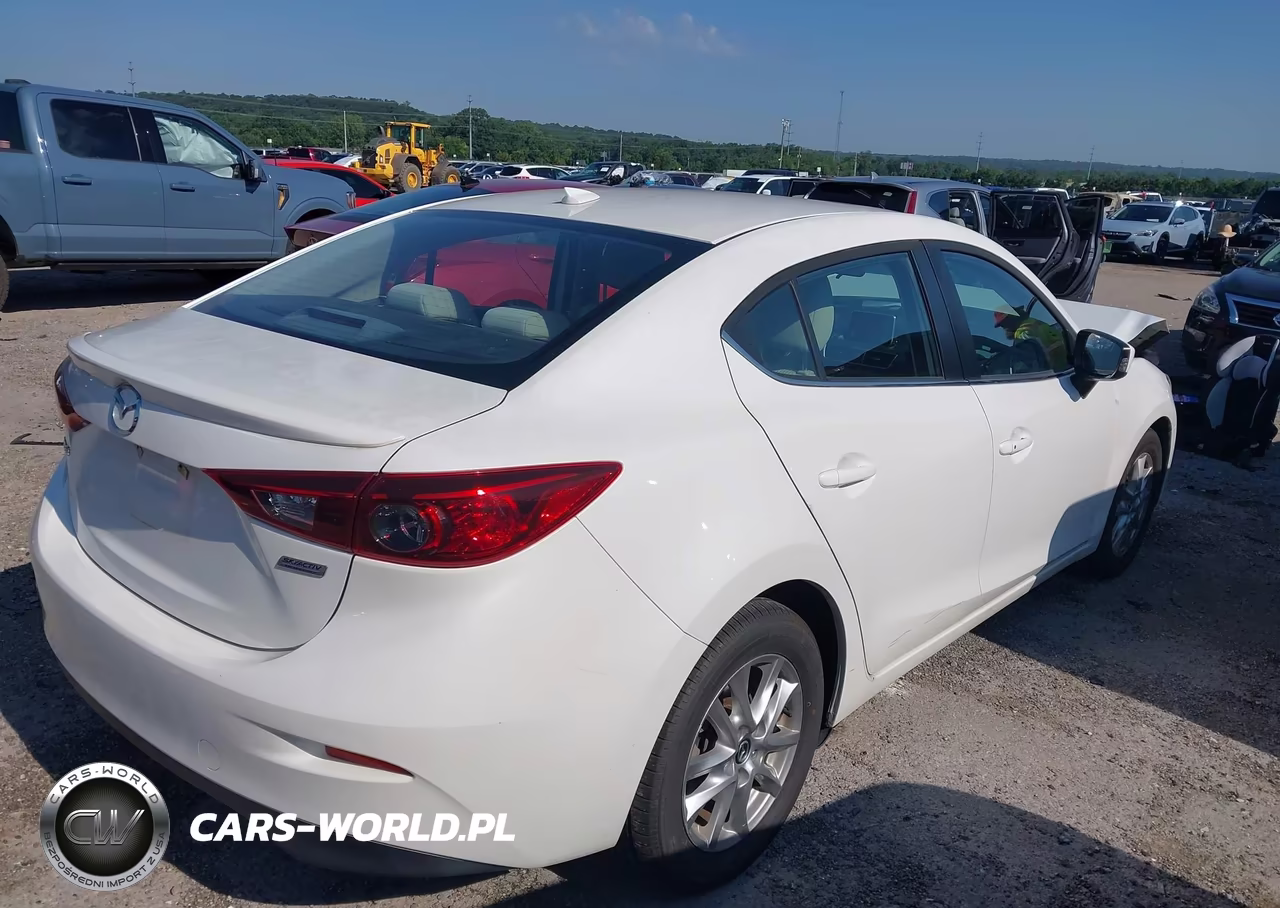 2015 Mazda Mazda3 I Touring VIN:JM1BM1V73F1229008 - 4
