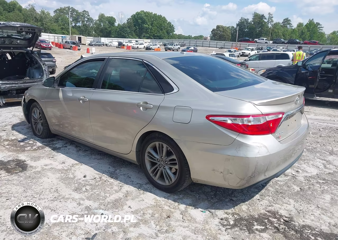 2016 Toyota Camry Se VIN:4T1BF1FK0GU264288 - 3