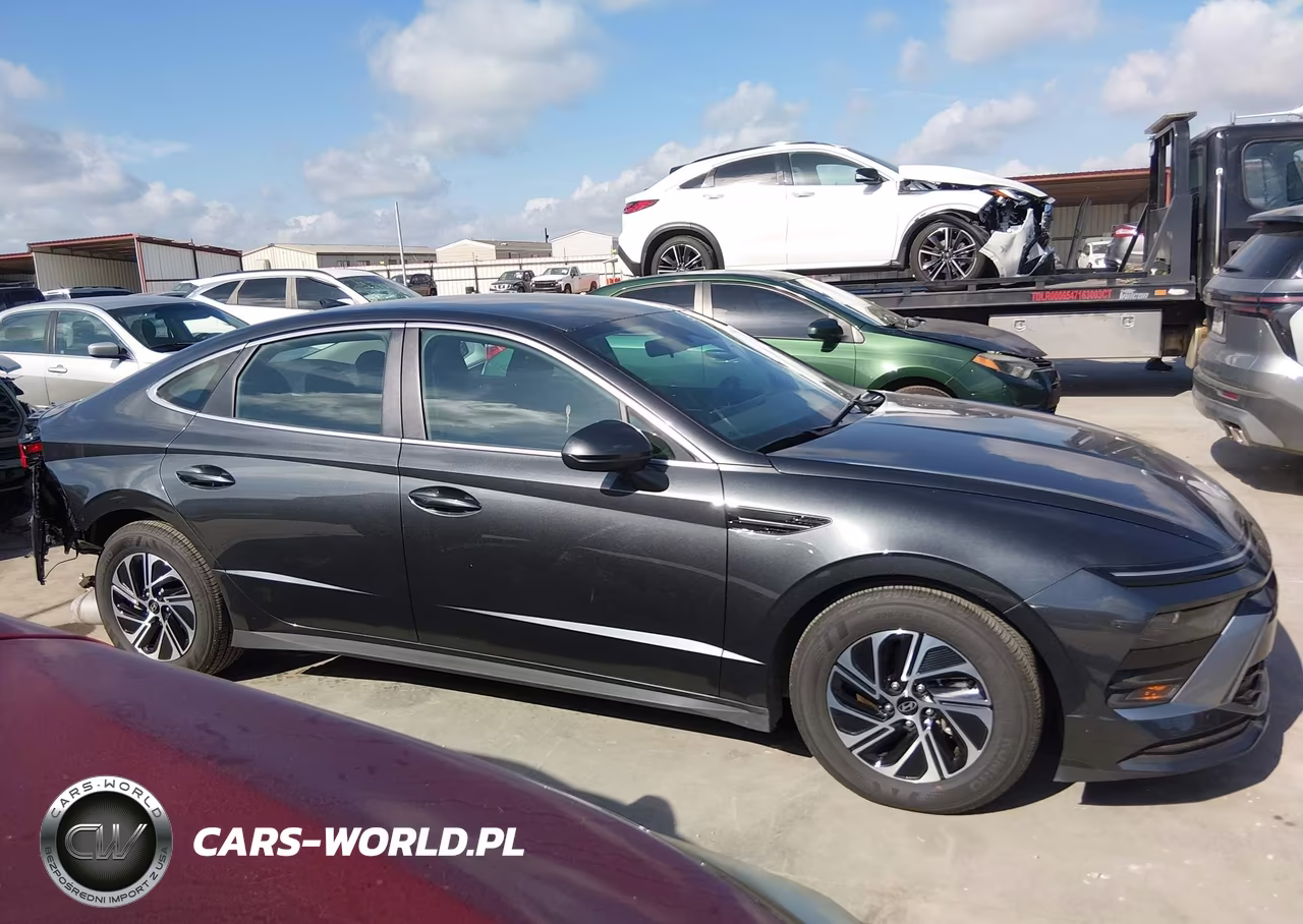 2026 Hyundai Sonata Hybrid Blue VIN:KMHL24JJ3TA156257 - 14