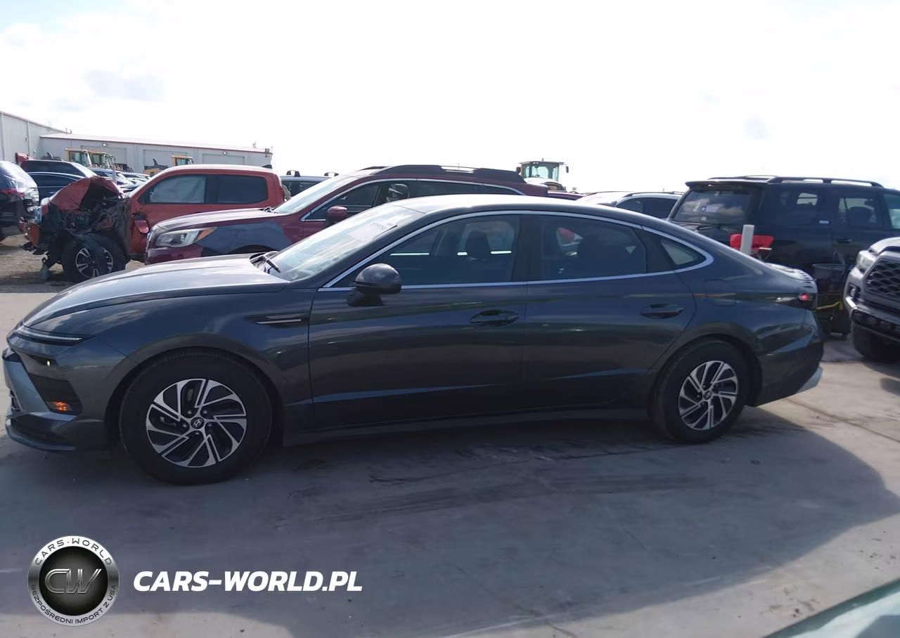 2026 Hyundai Sonata Hybrid Blue VIN:KMHL24JJ3TA156257 - 15