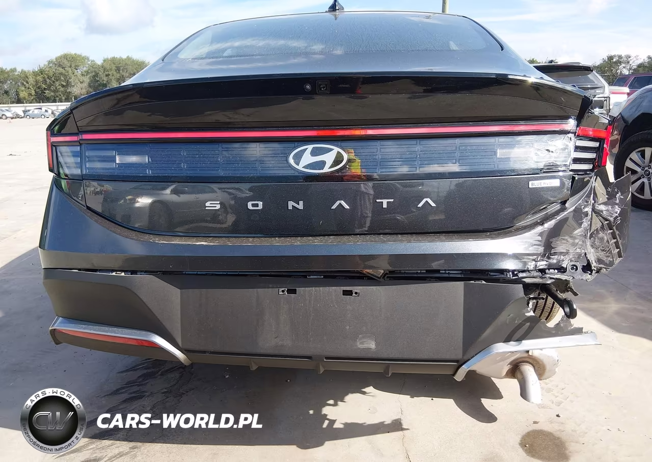 2026 Hyundai Sonata Hybrid Blue VIN:KMHL24JJ3TA156257 - 17