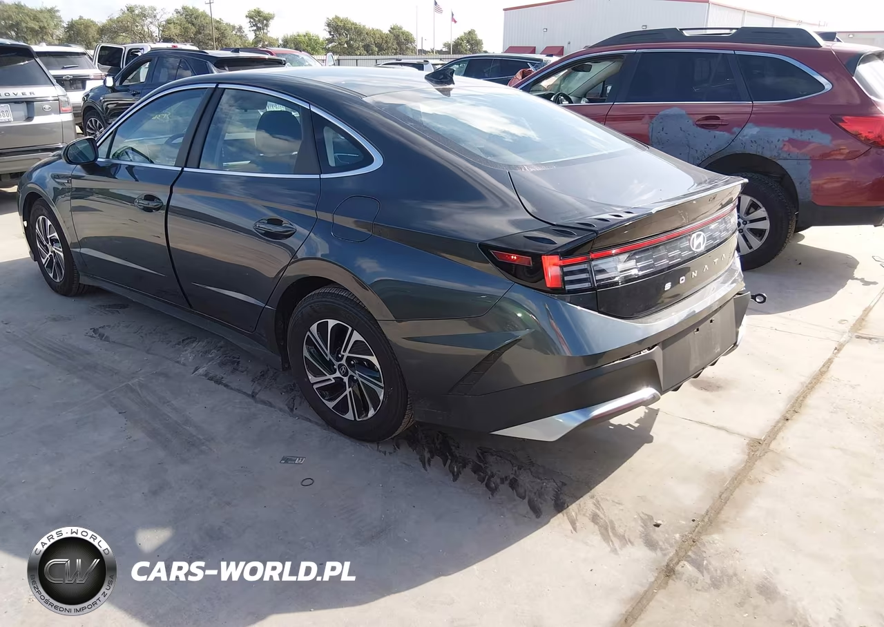 2026 Hyundai Sonata Hybrid Blue VIN:KMHL24JJ3TA156257 - 3